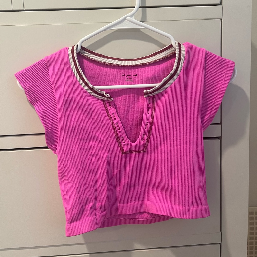 Bright pink go for gold top size M/L